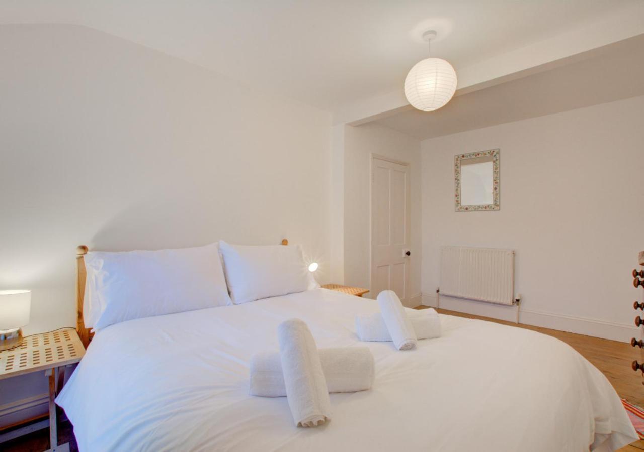 Neptune Cottage Burrow Road เซนต์ไอฟส์ ภายนอก รูปภาพ